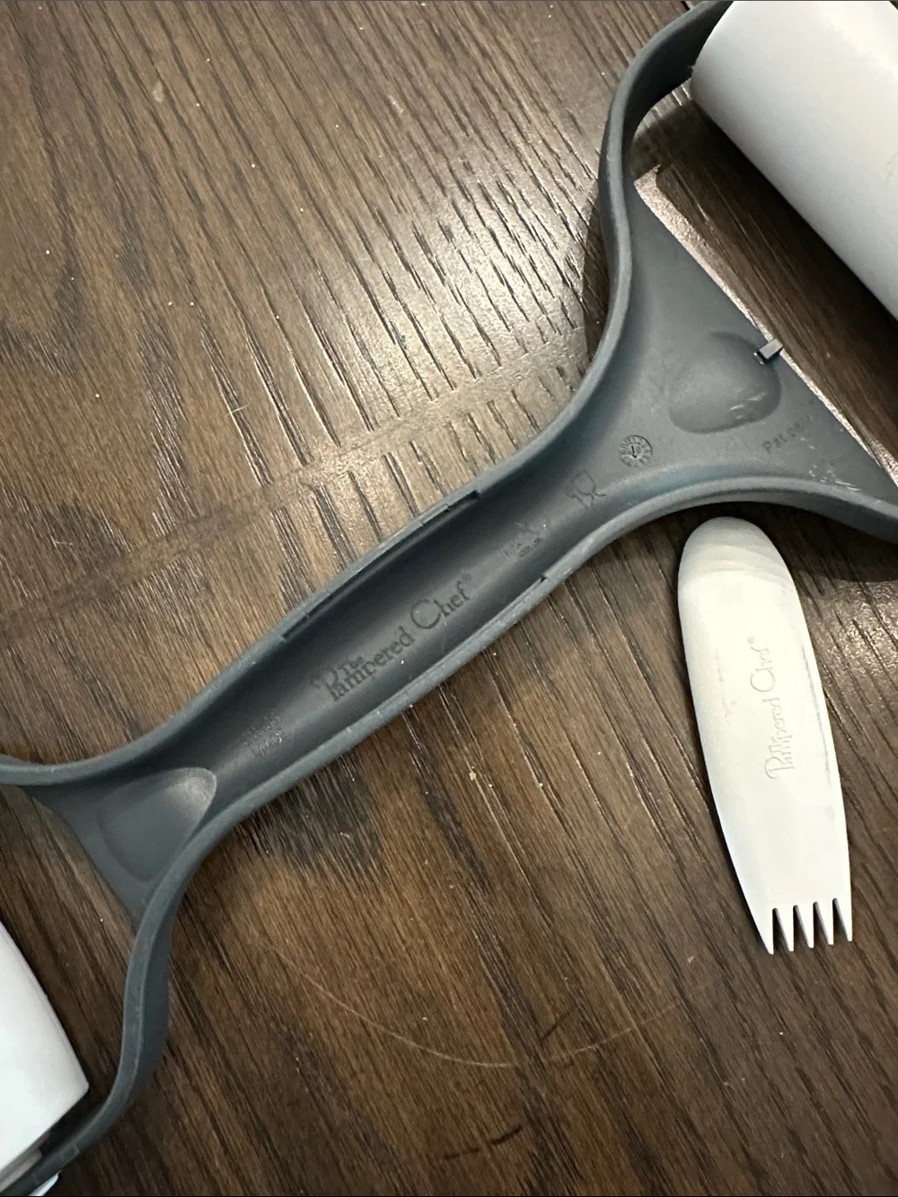Pampered chef dough, rolling tool